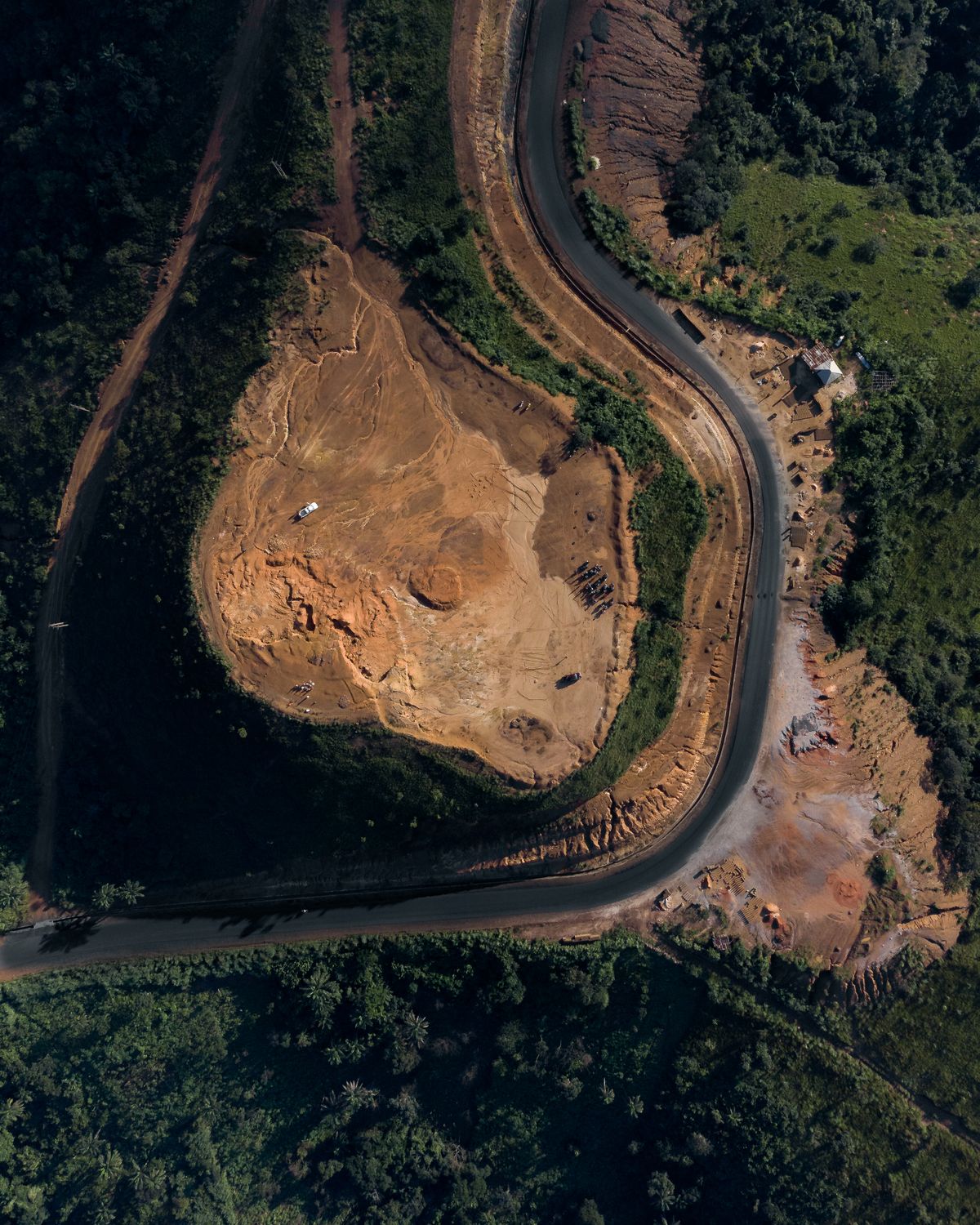 大疆机场 3 与 Matrice 4D/4TD 无人值守全天候自主巡航与高山高原巡检作业实拍